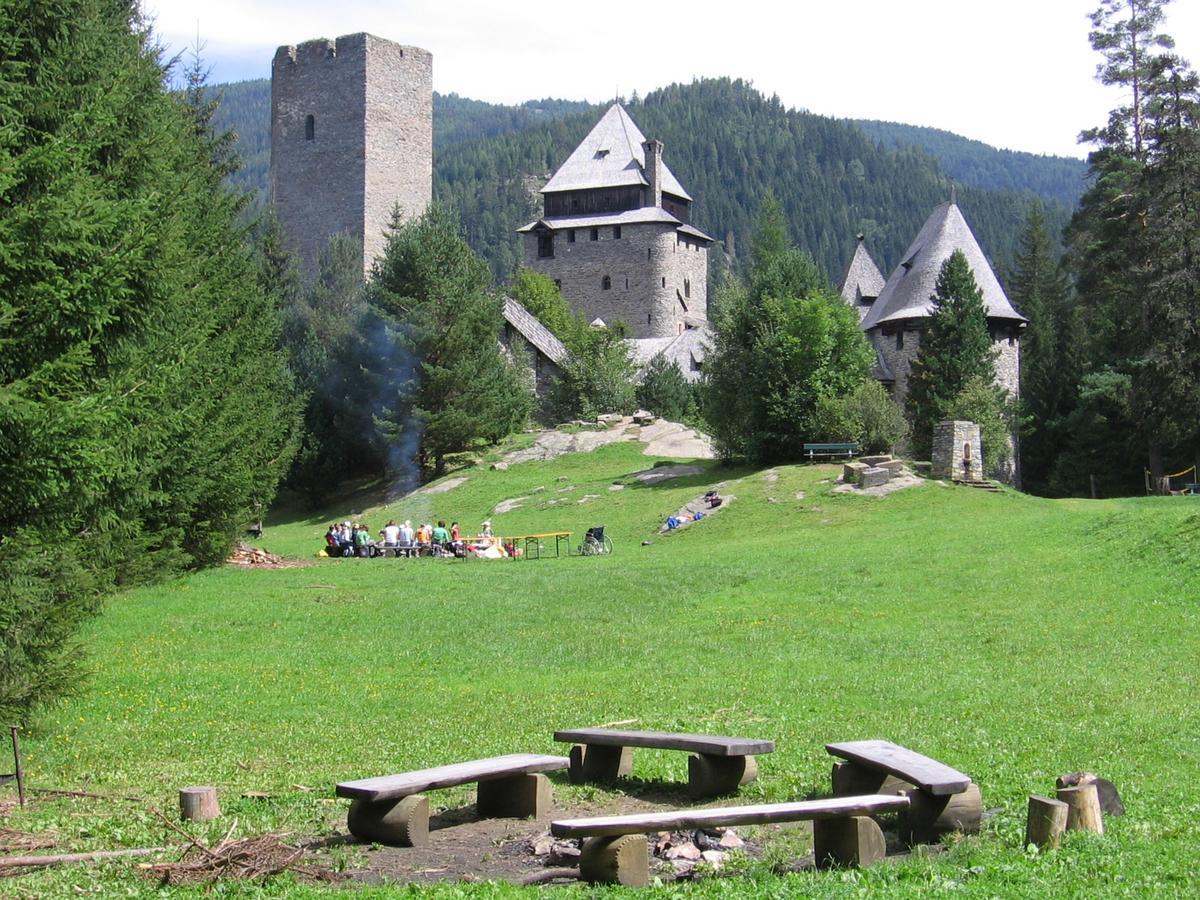 הוסטל Ramingstein Burg Finstergrun מראה חיצוני תמונה